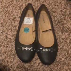 Flat Dress Shoes. Never been worn.